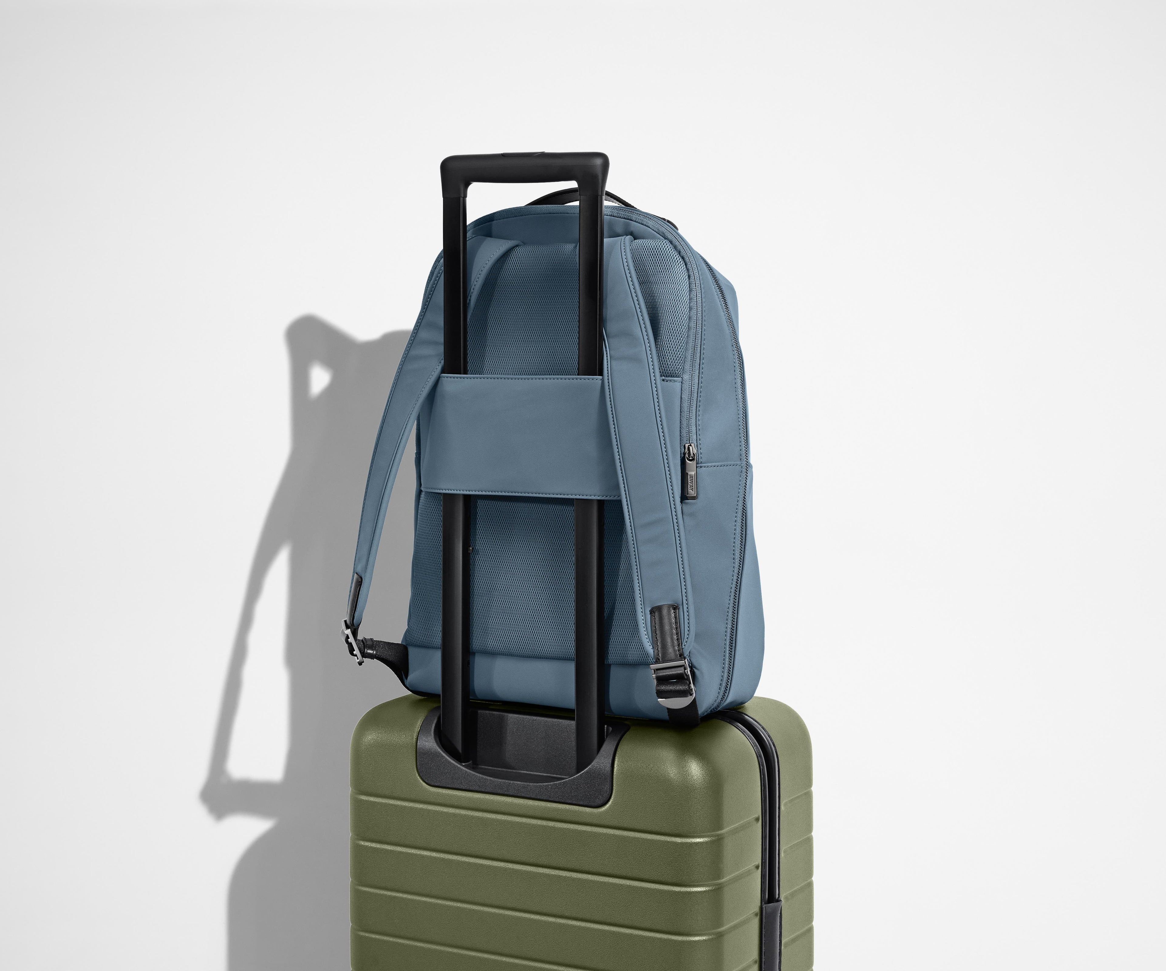 The Everywhere Zip Backpack in Coast Blue
